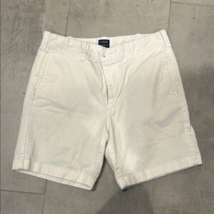 J. Crew Men's white Flat Front Shorts 7 inch